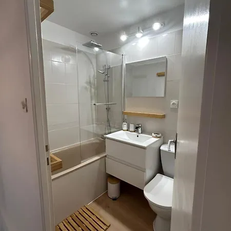 La Petite Maison Bleue A 3 Min A Pied De La Tatil Evi