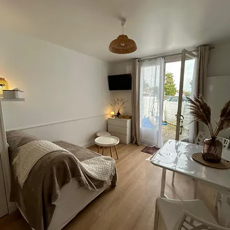 La Petite Maison Bleue A 3 Min A Pied De La Tatil Evi *
